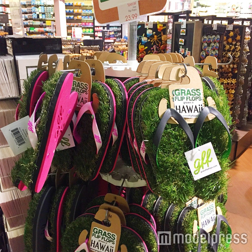 「ABCマート」の（C）モデルプレス