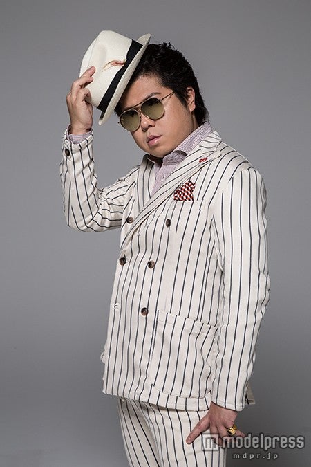 “将棋界の異端児”として話題の橋本崇載八段、モデルデビュー