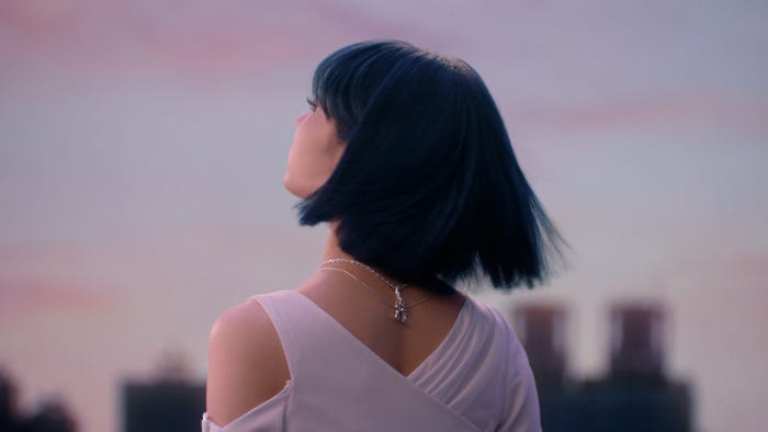 JISOO「いち髪 PREMIER」新CM「後ろ姿のリレー」篇(提供写真)