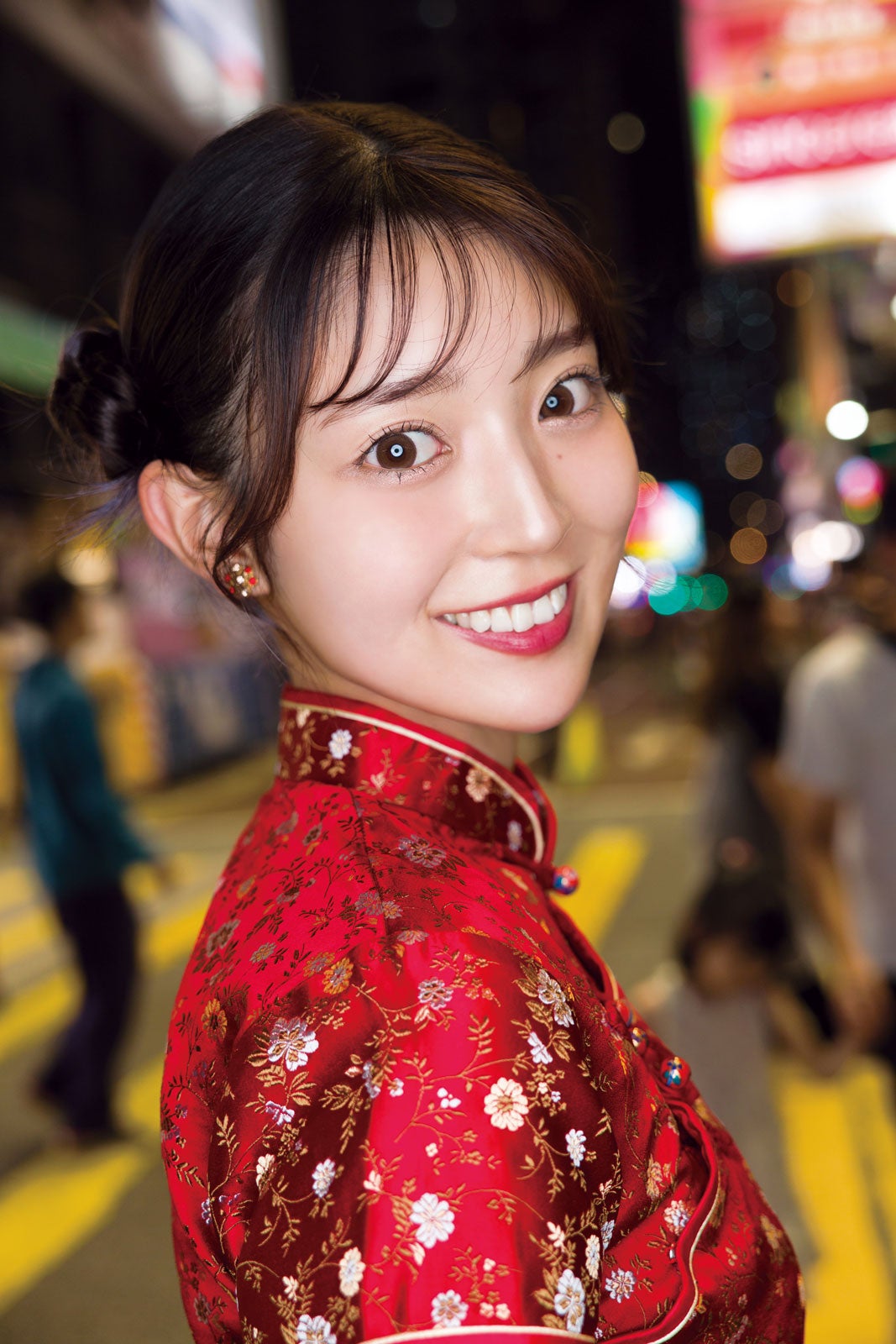 乃木坂46 阪口珠美1st写真集「青いバラ」撮影／Takeo Dec.（画像提供：幻冬舎）