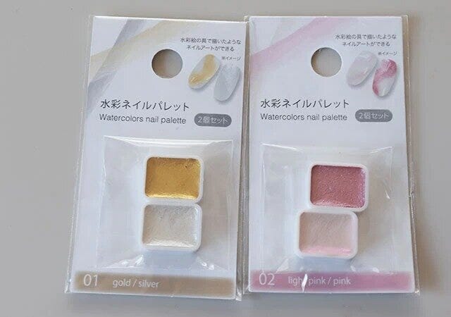 100均ダイソーのネイルパレット