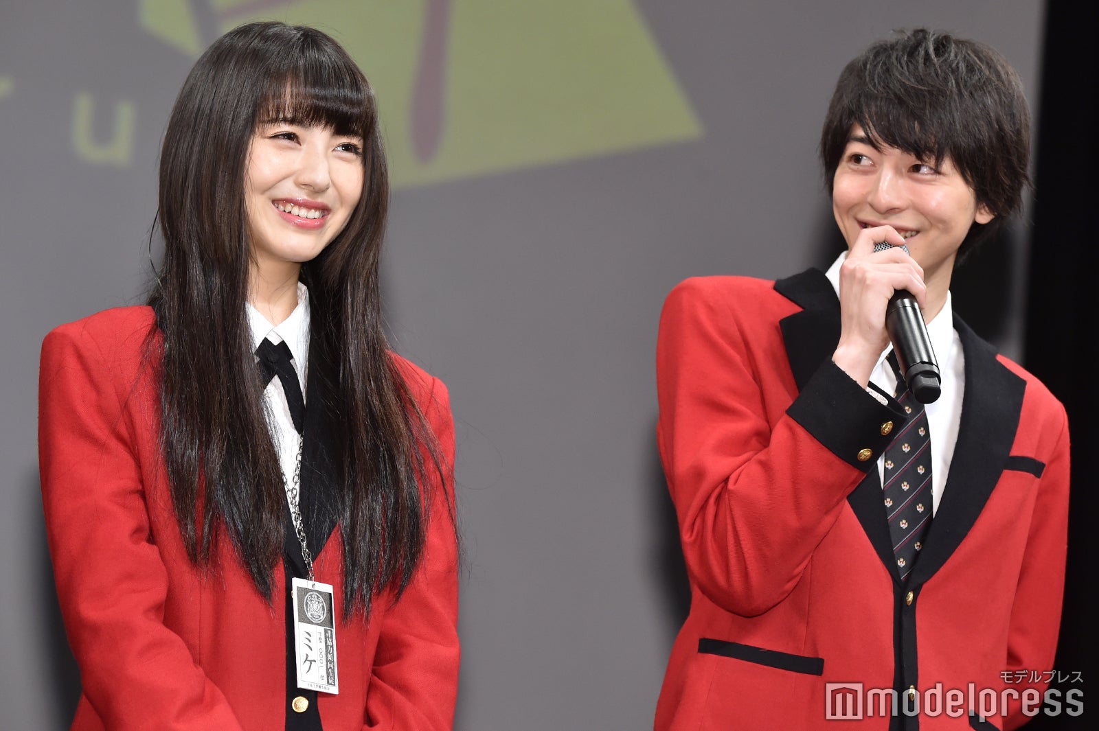 浜辺美波、高杉真宙 （C）モデルプレス