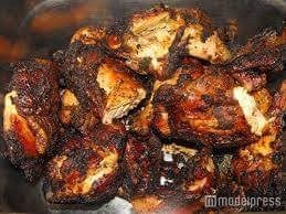 豪快なジャーク料理／画像提供：ウエストサバンナストリート