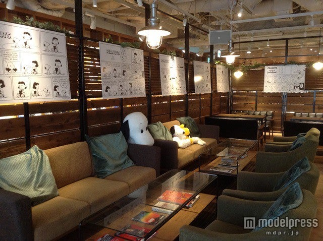 「TOWER RECORDS CAFE」店内／「ピーナッツ」の世界観を目で口で楽しめる空間