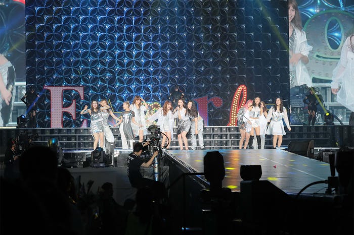 「E-girls LIVE 2017 ~E.G. EVOLUTION~」より(提供画像)