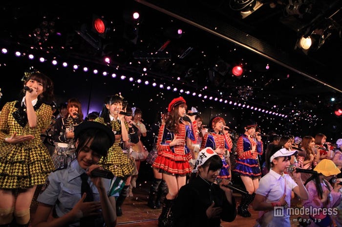 「AKB48劇場8周年特別記念公演」/(C)AKS