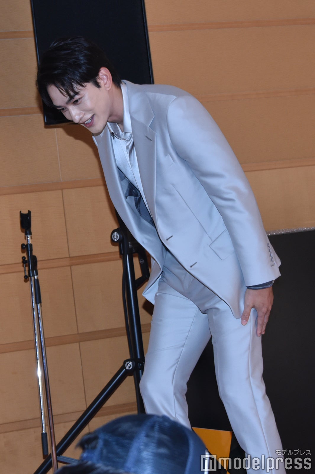 最後まで丁寧にお辞儀をする町田啓太（C）モデルプレス