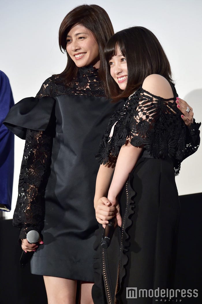 “男子おっふ”内田有紀、橋本環奈 (C)モデルプレス