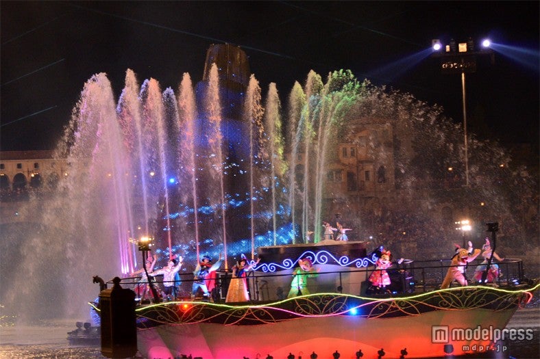 東京ディズニーシー「カラー・オブ・クリスマス」