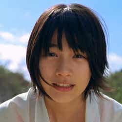 能年玲奈/「カルピスウォーター」新CM「恋の宣誓 春」編より