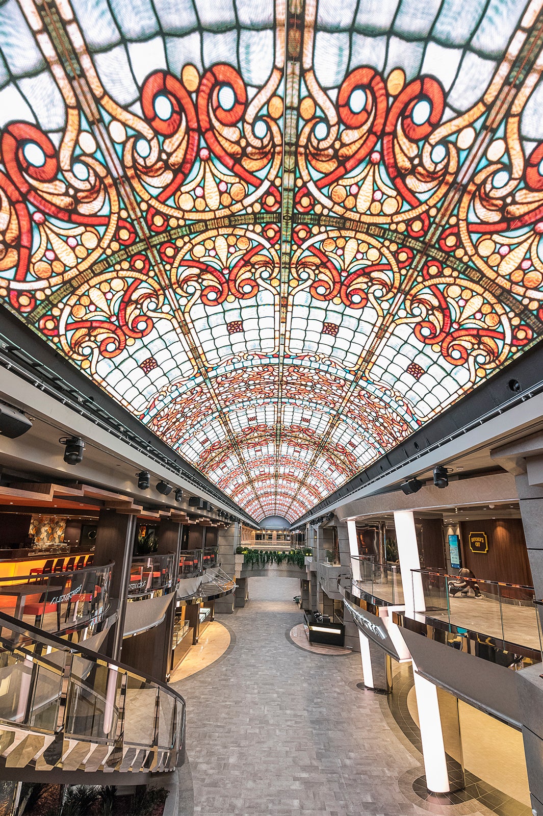 イタリアンテイストあふれた船内はどこも絵になる／MSC Cruises S.A.