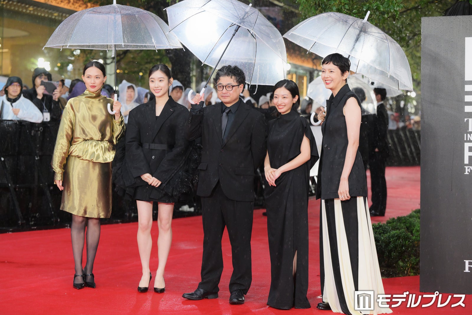 まつむらしんご、川島鈴遥、菊池亜希子（C）モデルプレス