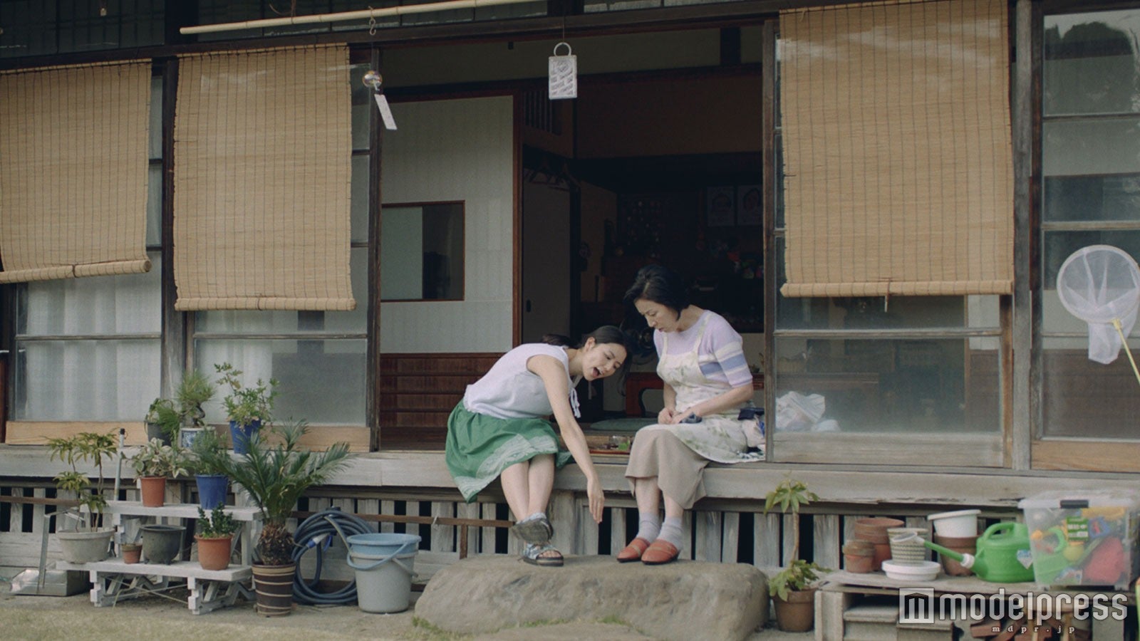 「ふんばる手」篇より