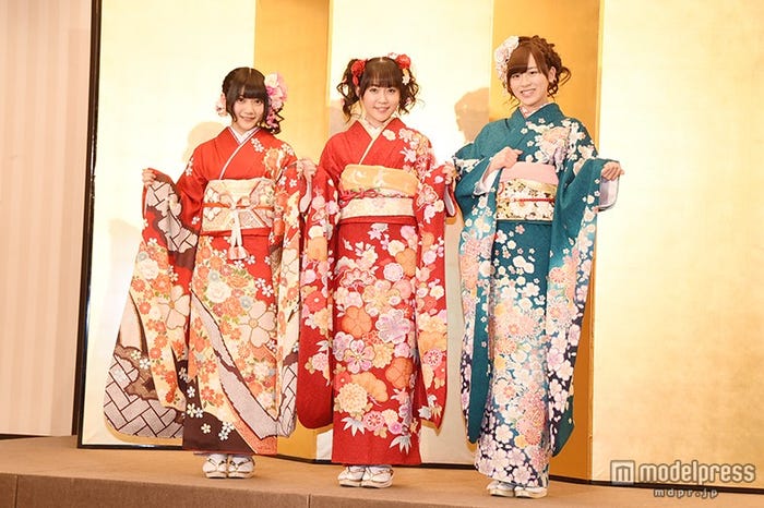 HKT48(左から)山田麻莉奈、多田愛佳、坂口理子