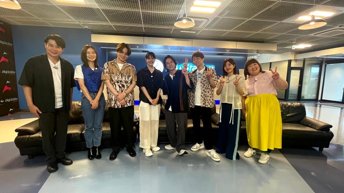 (左から)吉村崇、朝日奈央、菊池風磨、広瀬アリス、二宮和也、陣内智則、福田麻貴、かなで(C)日本テレビ