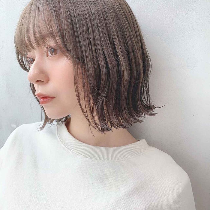 イメチェンしたい人必見 シンプル服もサマになるおしゃれヘアカタログ モデルプレス