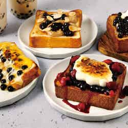 黒糖タピオカ&クワトロチーズ 480円、黒糖タピオカ&カスタード 500円、黒糖タピオカ& ロイヤルNO.9ミルクティジャム 530円(税抜)、黒糖タピオカブリュレ&ベリーソース 580円(税抜)/画像提供:ポトマック