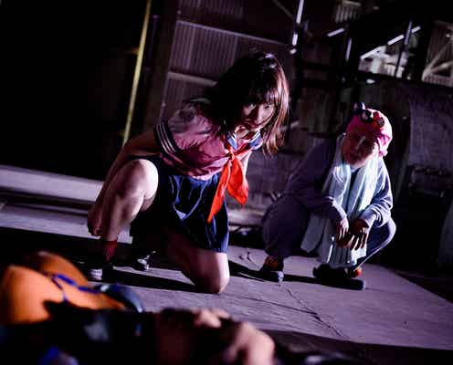 搗宮姫奈、初主演映画で大胆美脚あらわに華麗なアクション披露<爆裂魔神少女 バーストマシンガール>