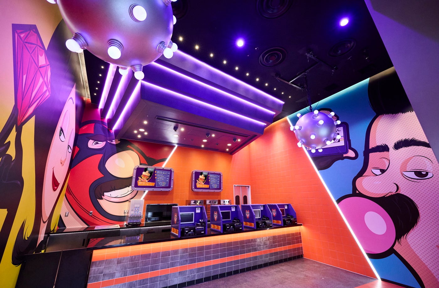 スナック・スタンド『イーブル・イーツ』店舗内／画像提供:ユニバーサル・スタジオ・ジャパン