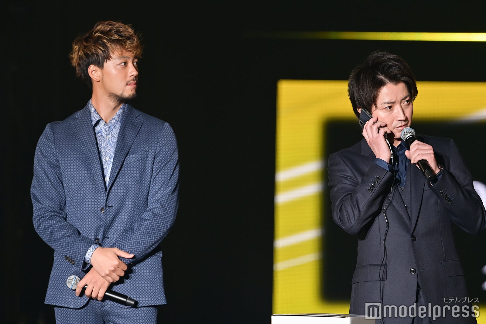 竹内涼真＆藤原竜也（C）モデルプレス