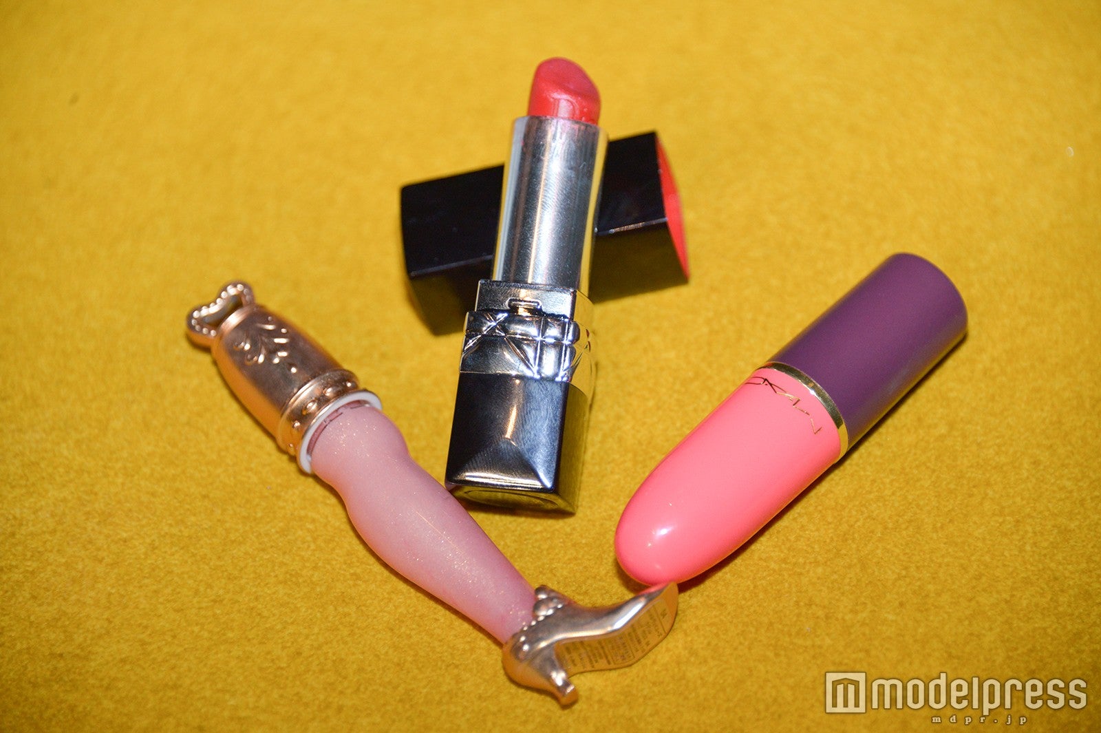 ichigoリップメイク／（左から）
・ラデュレ レ・メルヴェイユーズ ラデュレ 04
・ディオール ルージュ ディオール ダブル750
・MACリップ・スティック ソー グッド フォー ユー インテンス クール レッド（C）モデルプレス