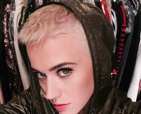 まるでジャスティン!ケイティ・ペリーの新ヘアスタイルが話題 過去には奇抜なヘアスタイルも