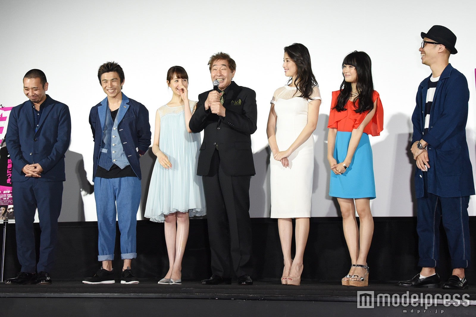 左から：大悟（千鳥）、中尾明慶、トリンドル玲奈、蛭子能収、橋本マナミ、北原里英、徳永清孝監督（C）モデルプレス