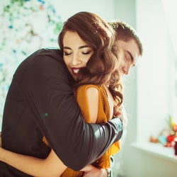 くっつきたい 男が我慢できずに 抱きしめたい と思う瞬間 モデルプレス