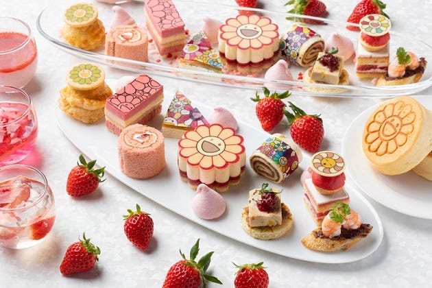 「村上隆 フラワーストロベリーアフタヌーンティー」“お花”のストロベリーティラミスやプチシューなど