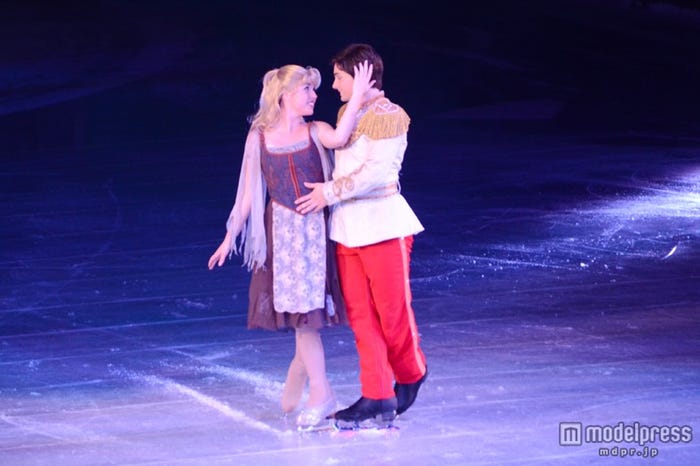 「ディズニー・オン・アイス」シンデレラと王子