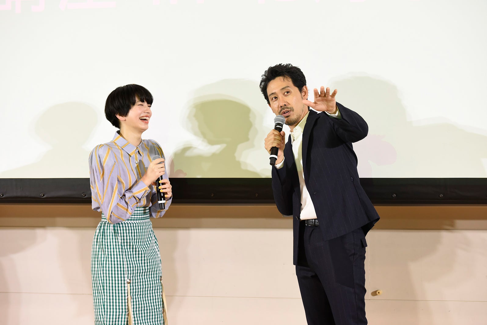 小松菜奈、大泉洋（C）2018映画「恋は雨上がりのように」製作委員会（C）2014 眉月じゅん／小学館