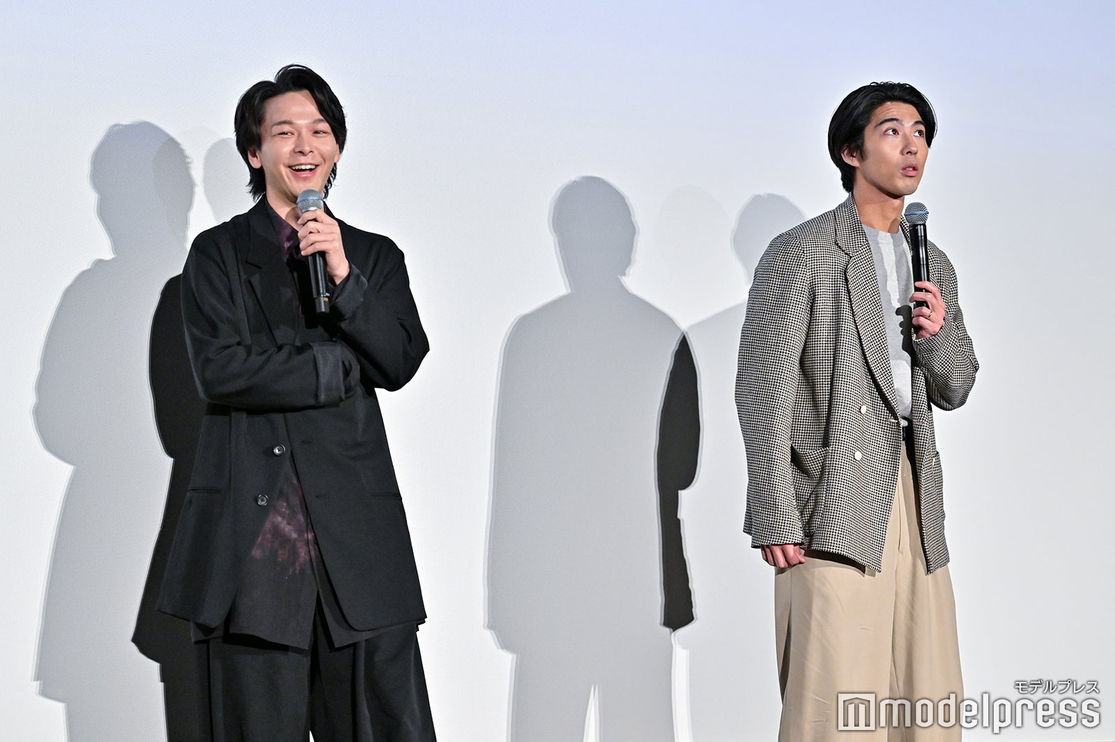 中村倫也、賀来賢人（C）モデルプレス