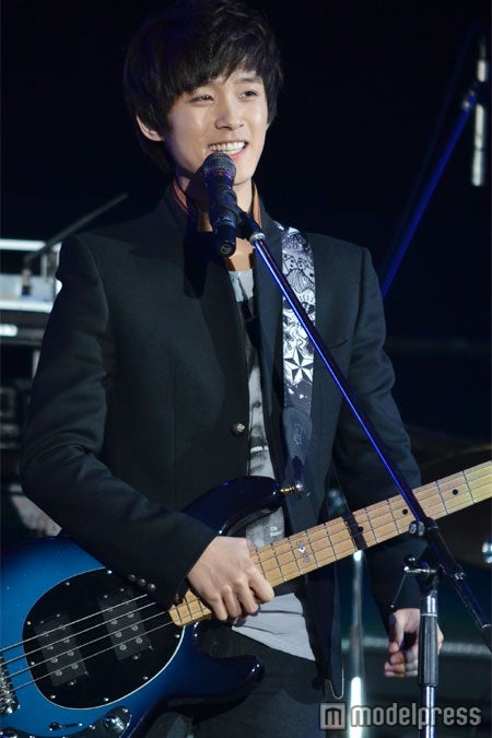 イ・ジェジン（ベース）