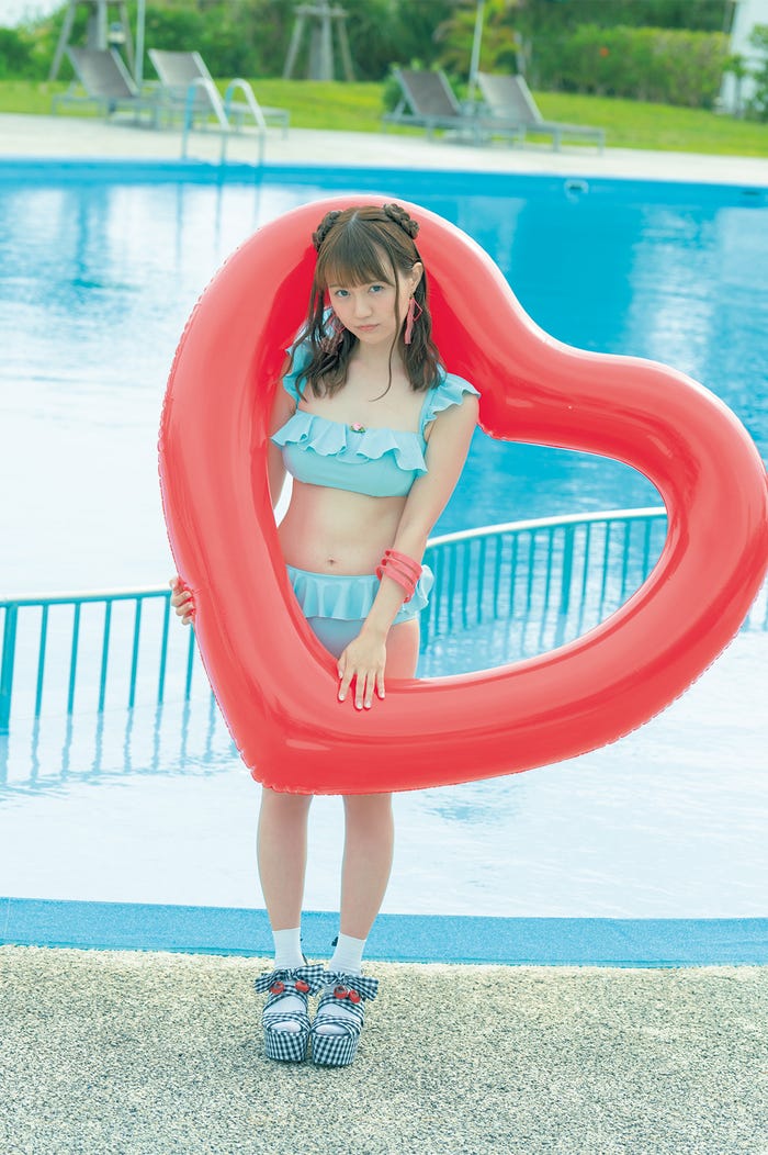 尾崎由香1st写真集『ぴ(ゅ)あ』 撮影:長野博文/講談社