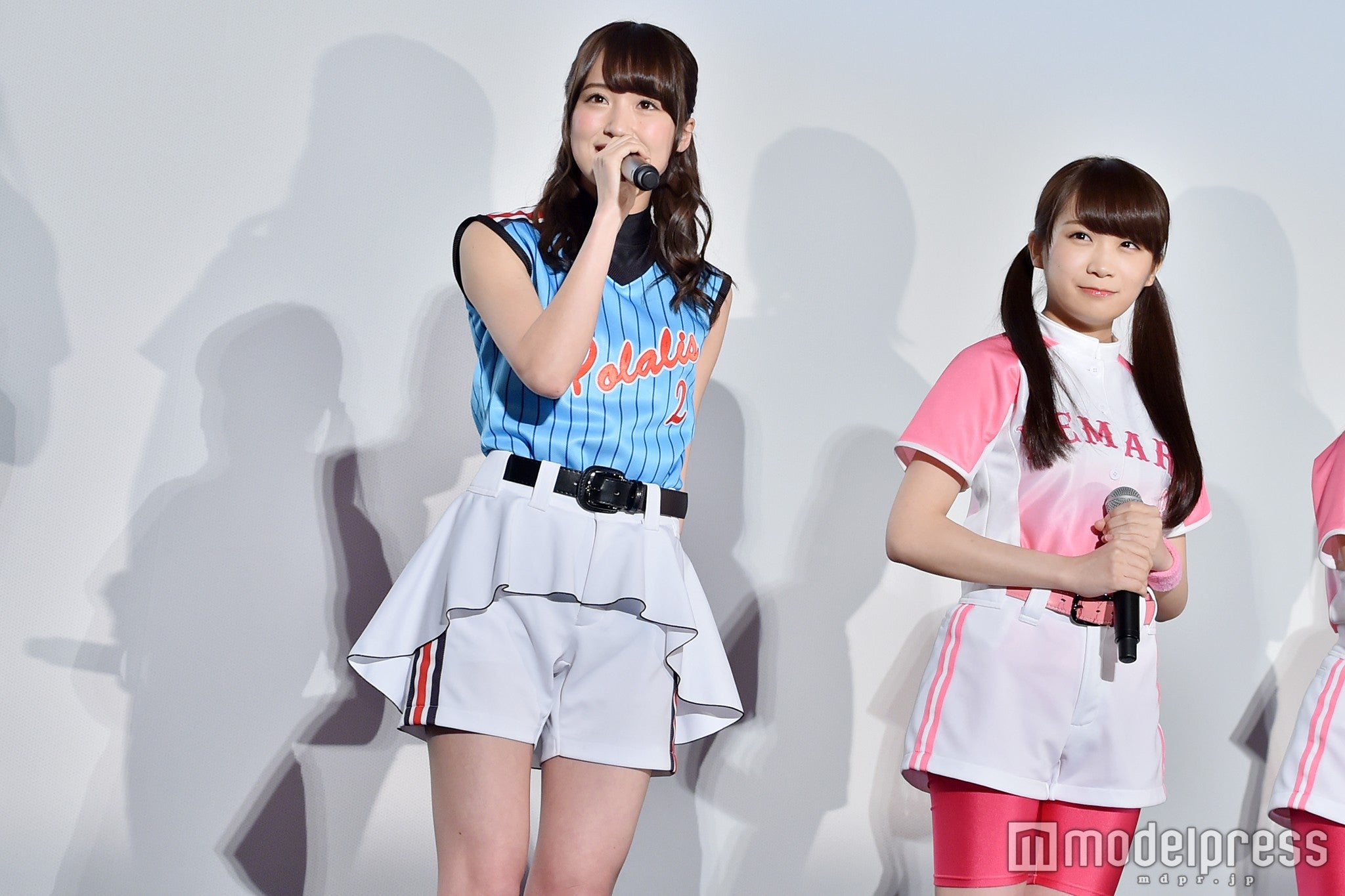 衛藤美彩、秋元真夏（C）モデルプレス