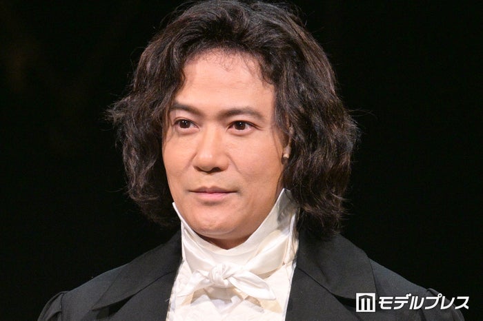 稲垣吾郎、憧れの人物明かす「僕はどっちかというとポーカーフェイス気味」クリスマスイブに主演舞台100公演目達成【No.9－不滅の旋律－】