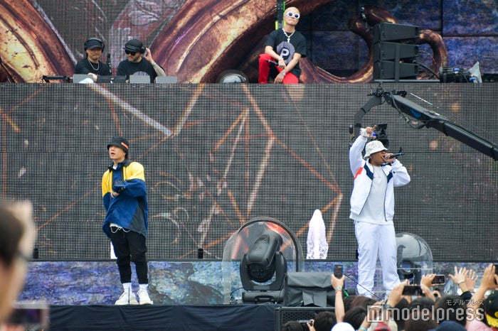 三代目jsb登坂広臣 Crazyboy Elly らシークレット登場 Edc Japan 18 Pkcz R ステージで圧巻コラボ モデルプレス 三代目jsb登坂広臣 Crazyboy Elly らシークレット登場 Edc Japan 18 Pkcz R ステージで圧巻コラボ モデルプレス