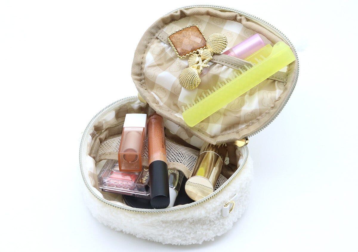 宝島社ムック付録のmiffy（ミッフィー）いちごチャームの2WAYポーチ＆ショルダーバッグ11