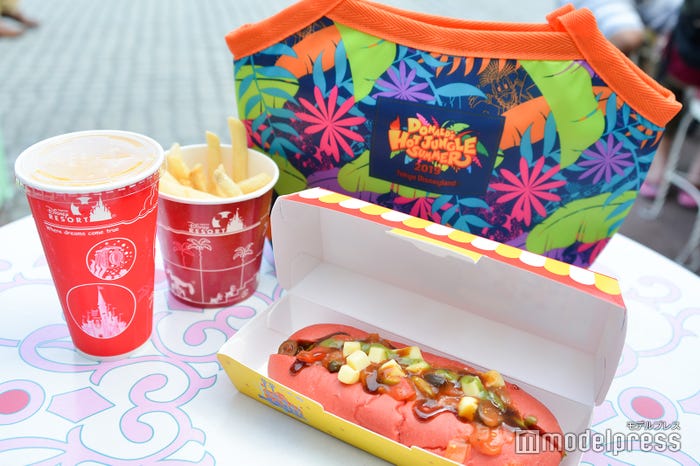 「リフレッシュメントコーナー」スペシャルセット※スーベニアランチケース付きはプラス¥1,000(C)モデルプレス(C)Disney