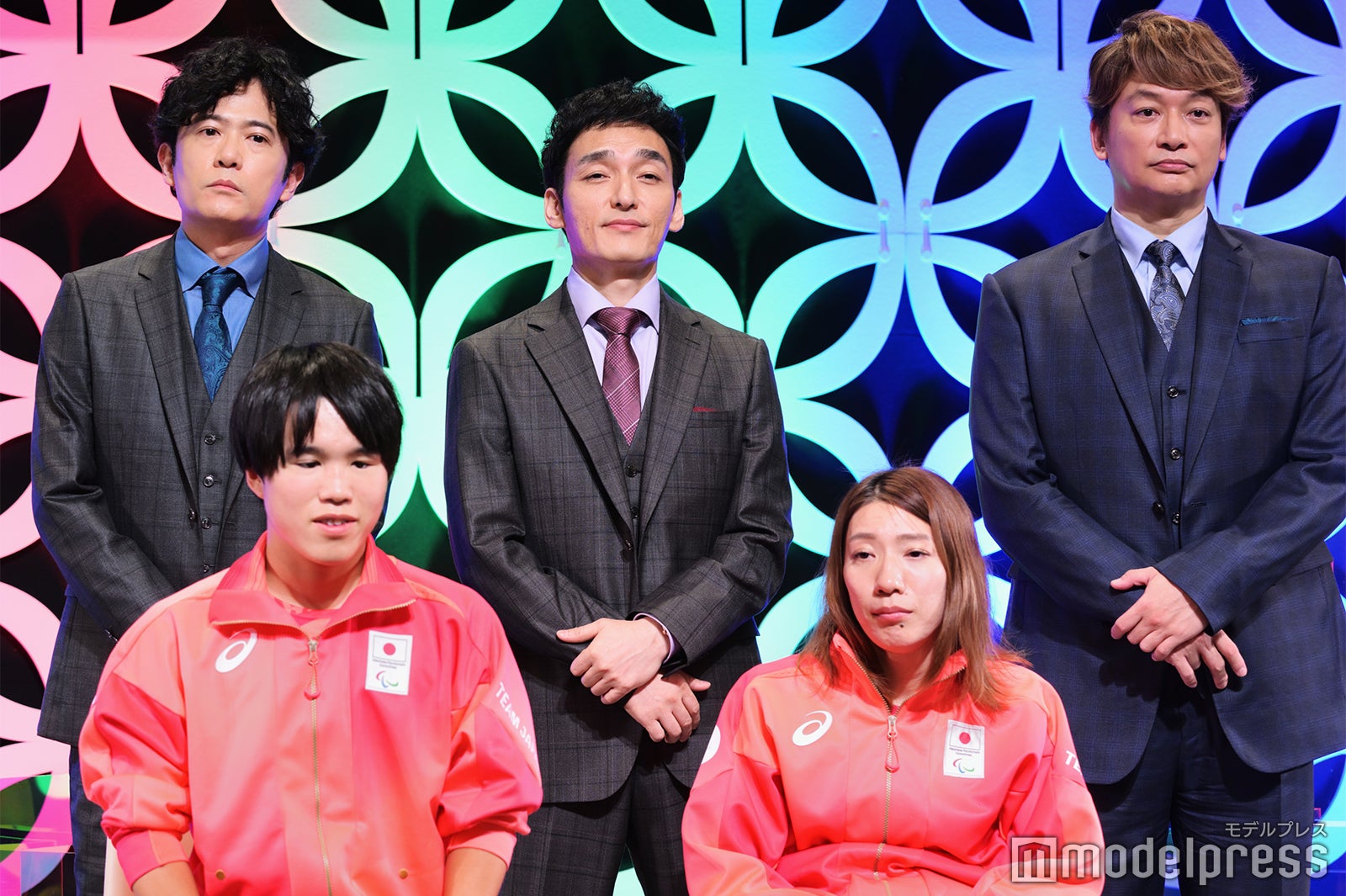 （上段左から）稲垣吾郎、草彅剛、香取慎吾（下段左から）平林太一、倉橋香衣（C）モデルプレス