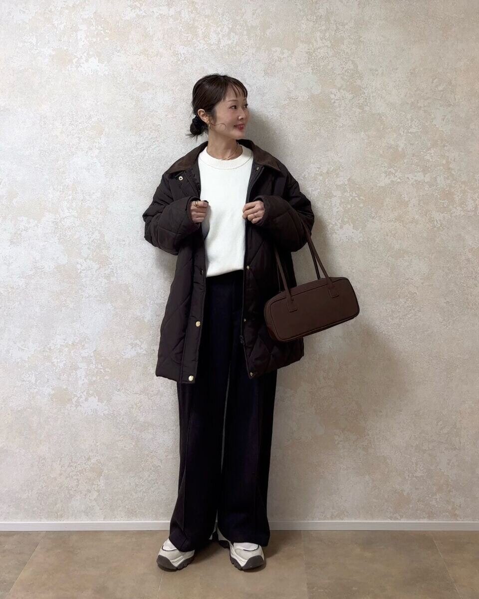 ユニクロブラッシュドジャージーワイドパンツとブラウンアウターコーデ
