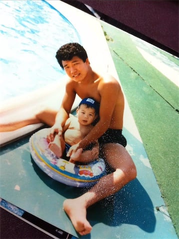 亀田興毅、父・史郎氏との幼少期ショット公開「めっちゃ似てる」と反響