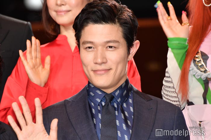 鈴木亮平(C)モデルプレス