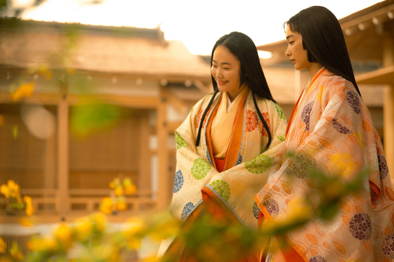 黒木華、見上愛「光る君へ」第27話（C）NHK