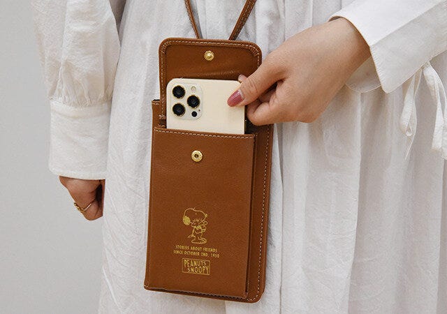 ムック本　ムック　付録　人気　おすすめ　オススメ　宝島社　宝島　レビュー　便利　優秀　当たり　最高　傑作　スヌーピー　SNOOPY　お財布ショルダーバッグ　お財布ショルダー　財布　スマホケース　ストラップ　ショルダーバッグ