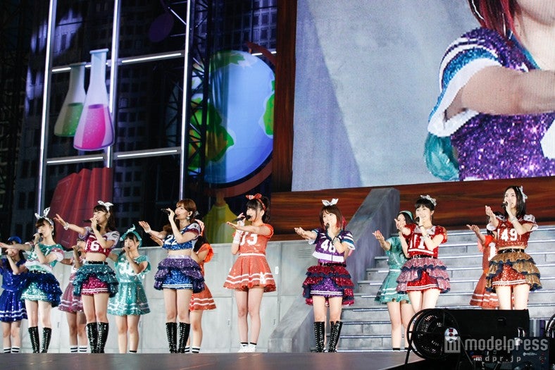 AKB48、入山杏奈ステージ初復帰で総メンバー勢揃い ＜東京ドーム公演1日目セットリスト＞