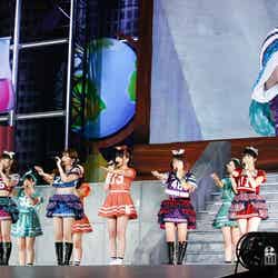 入山杏奈もステージ復帰し、AKB48の総メンバーが勢揃い（C)AKS