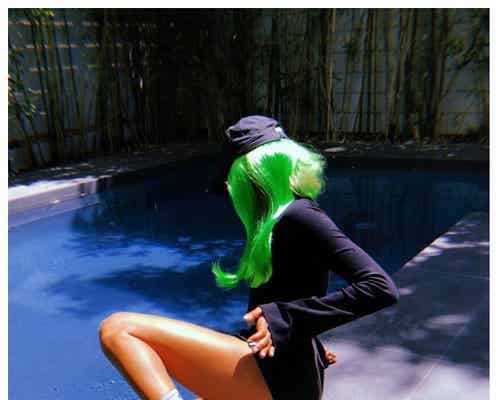ローラ、ド派手グリーンヘア「イメチェン?」「かっこいい」と話題