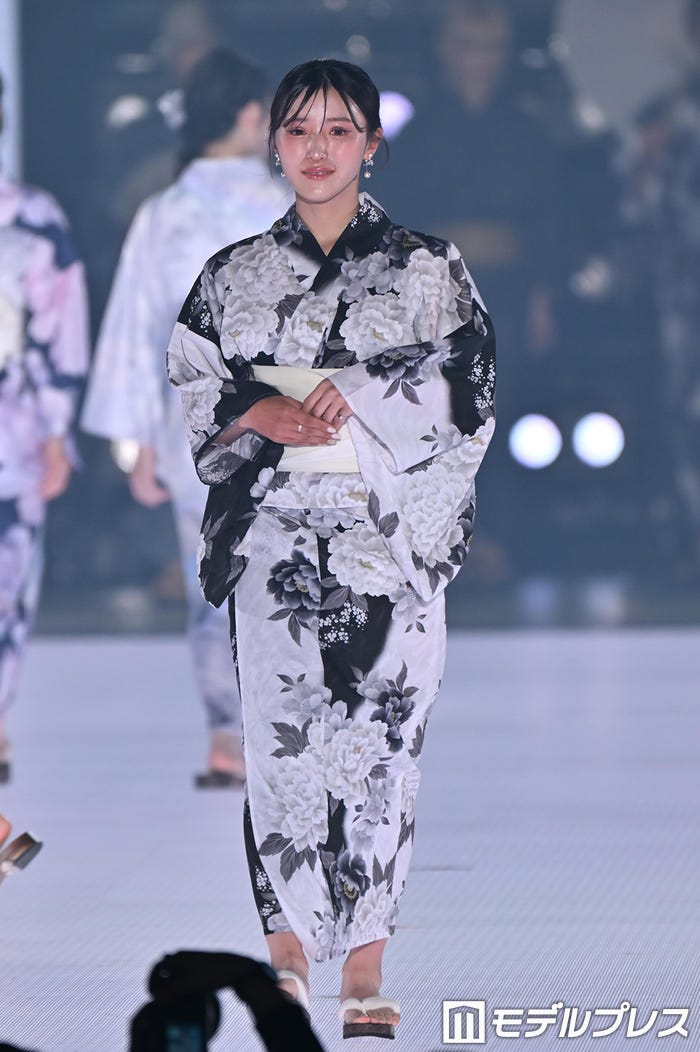 臼井麗香(C)モデルプレス