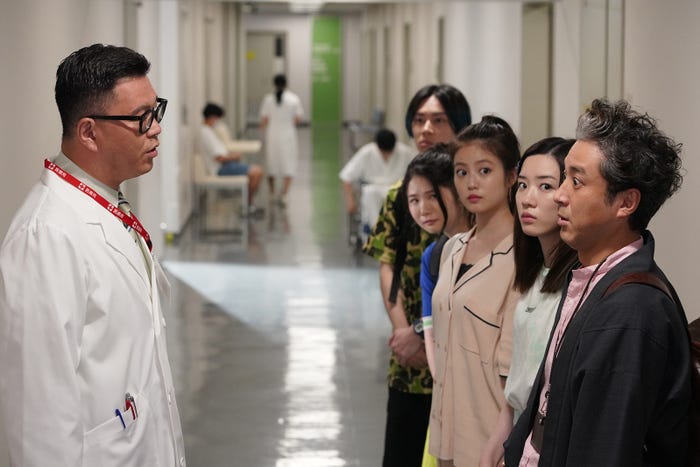 長谷川忍、戸塚純貴、小野花梨、今田美桜、永野芽郁、ムロツヨシ(C)日本テレビ